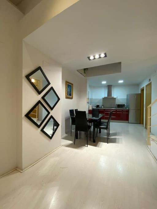 Luxury Complete Building In The Heart Of Siviglia Esterno foto