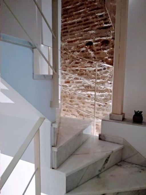 Luxury Complete Building In The Heart Of Siviglia Esterno foto